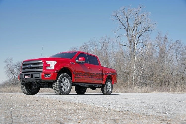 Rough Country 4 Inch Lift Kit M1 Struts/M1 Ford F-150 4WD (2015-2020)