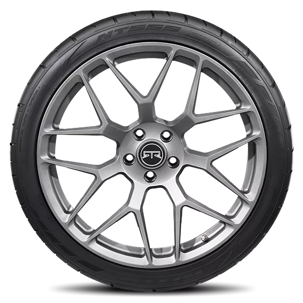 Nitto NT555 G2 235/35ZR19 - Image 3