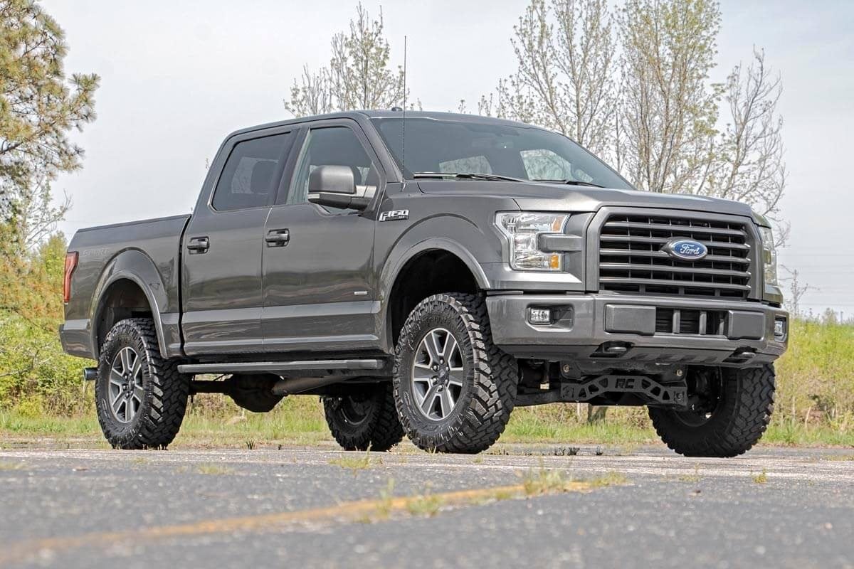 Rough Country 4 Inch Lift Kit M1 Struts/M1 Ford F-150 4WD (2015-2020)