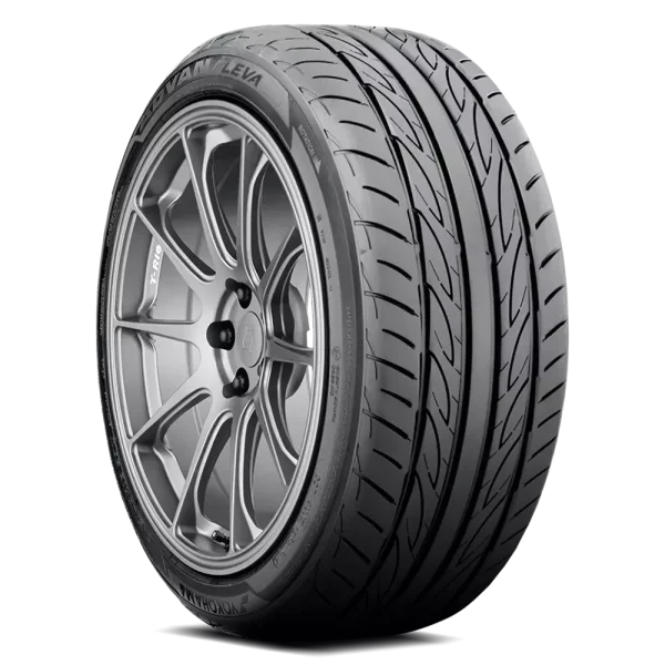 Yokohama Advan Fleva V701 215/45R17