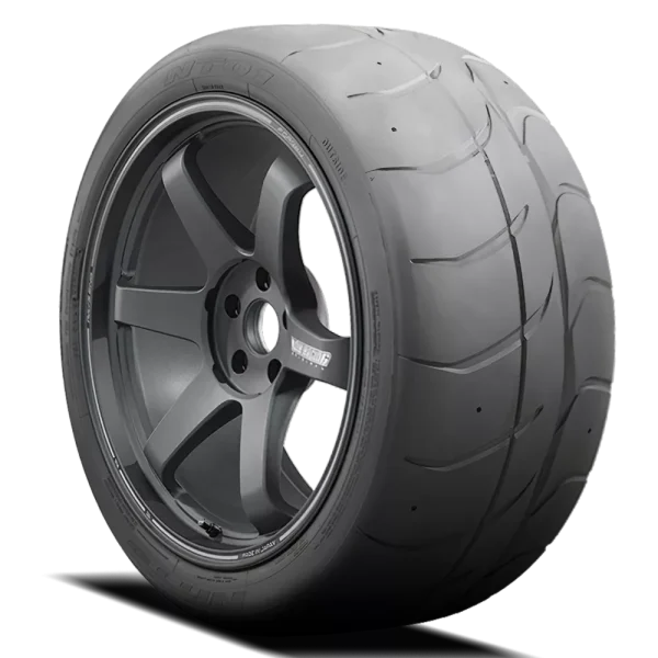 Nitto NT01 305/35ZR18