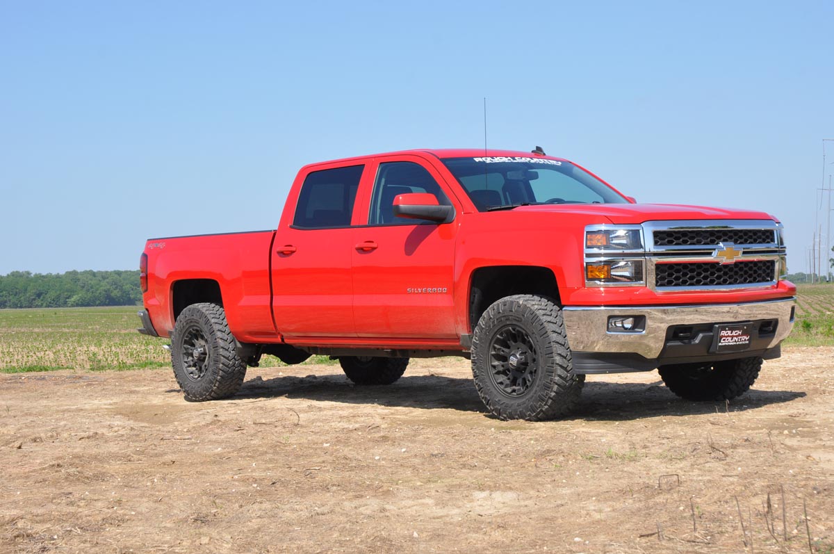 Rough Country 2.5 Inch Leveling Kit Stamped Steel Chevy/GMC Sierra 1500 (16-18)/Silverado 1500 (07-18)