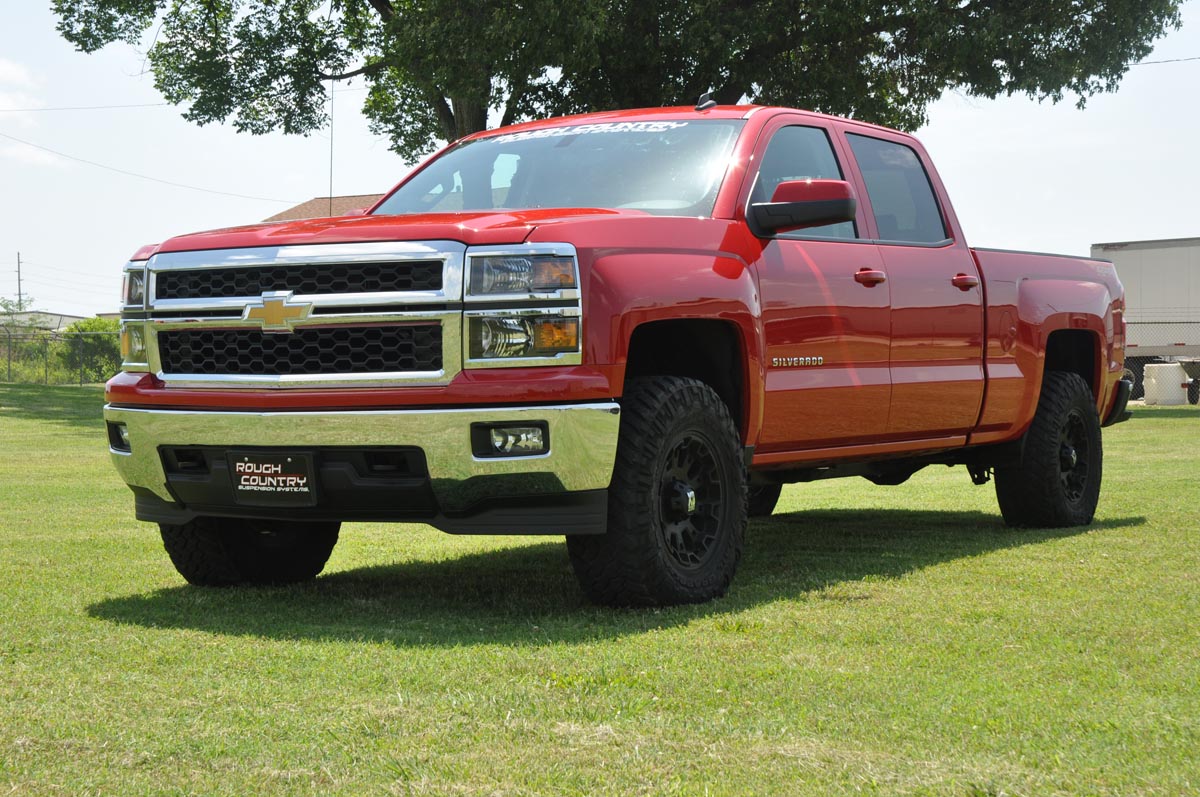 Rough Country 2.5 Inch Leveling Kit Stamped Steel Chevy/GMC Sierra 1500 (16-18)/Silverado 1500 (07-18)