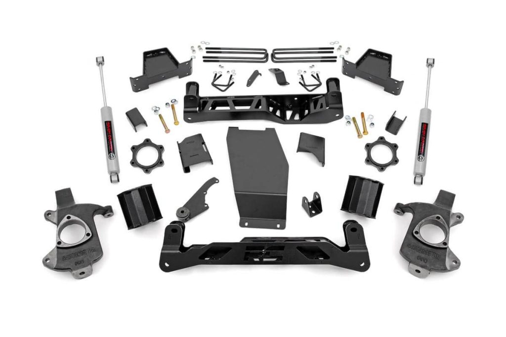 Rough Country 6 Inch Lift Kit Cast Steel Chevy/GMC 1500 4WD (14-17)