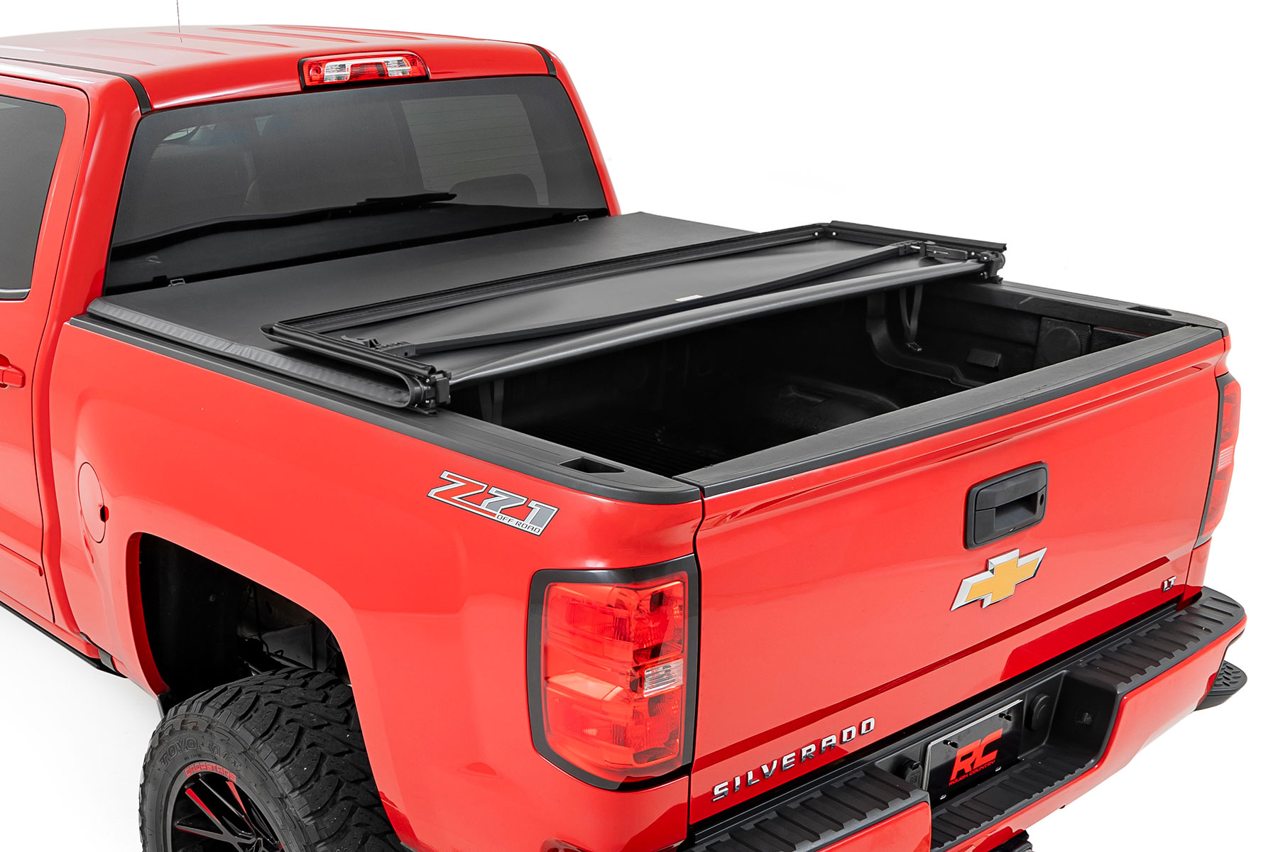 Rough Country Soft Tri-Fold Bed Cover 5β9β³ Bed Chevy/GMC 1500 (14-18 & Classic)