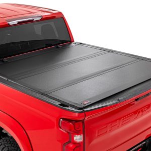 Rough Country Hard Tri-Fold Flip Up Bed Cover 6’7″ Bed Chevy/GMC Sierra 1500 (19-26)/Silverado 1500 (19-26)