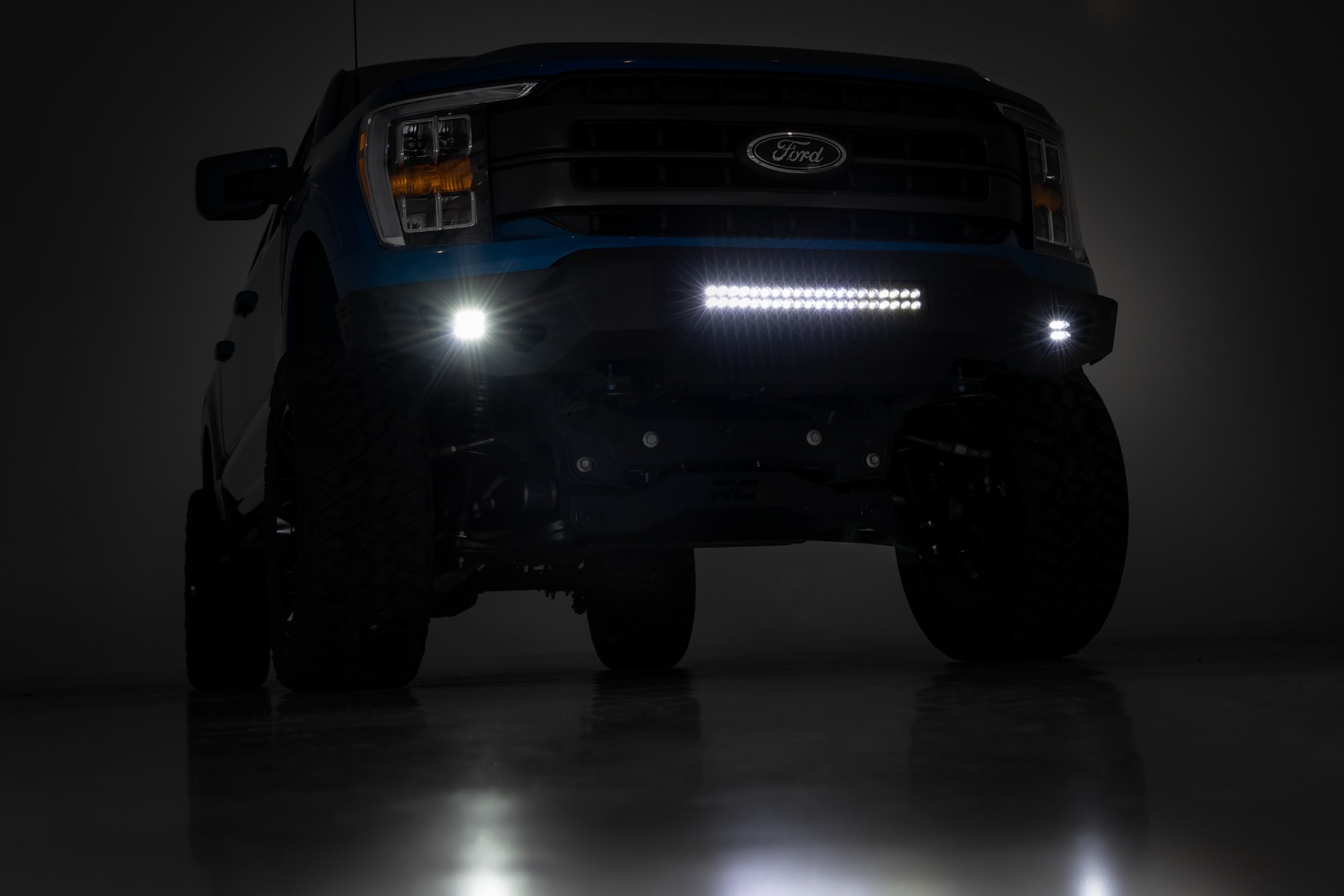 Rough Country High Clearance Front Bumper LED Lights & Skid Plate Ford F-150 (21-23)