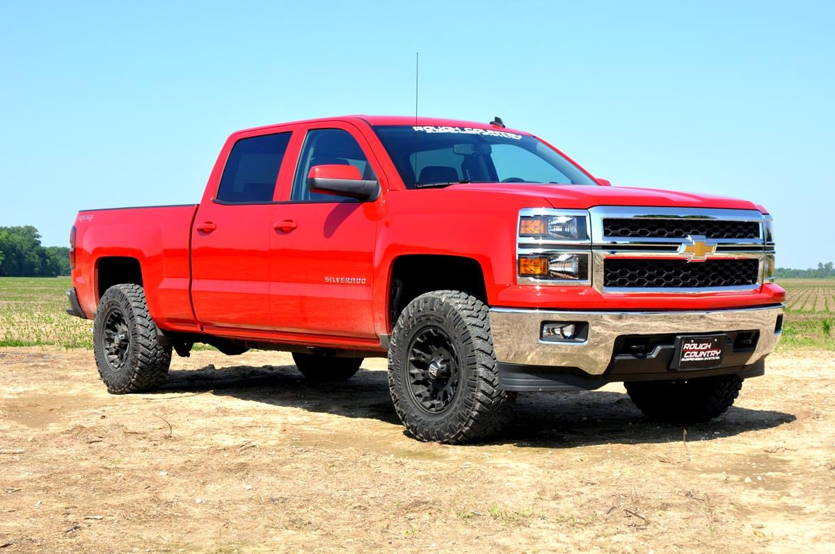 Rough Country 2 Inch Leveling Kit Aluminum Red Chevy/GMC 1500 Truck (07-18) SUV (07-20)
