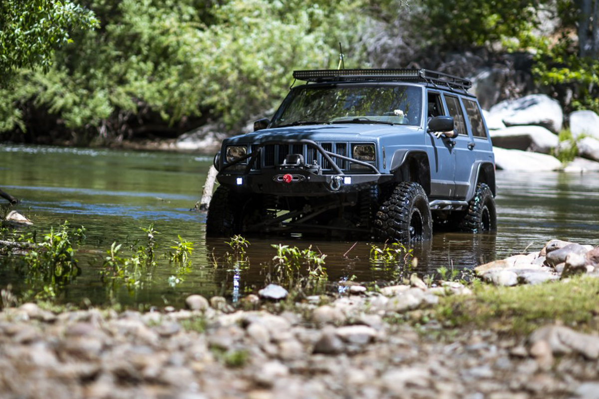 Rough Country 6.5 Inch Lift Kit X-Series Jeep Cherokee XJ 2WD/4WD (1984-2001)