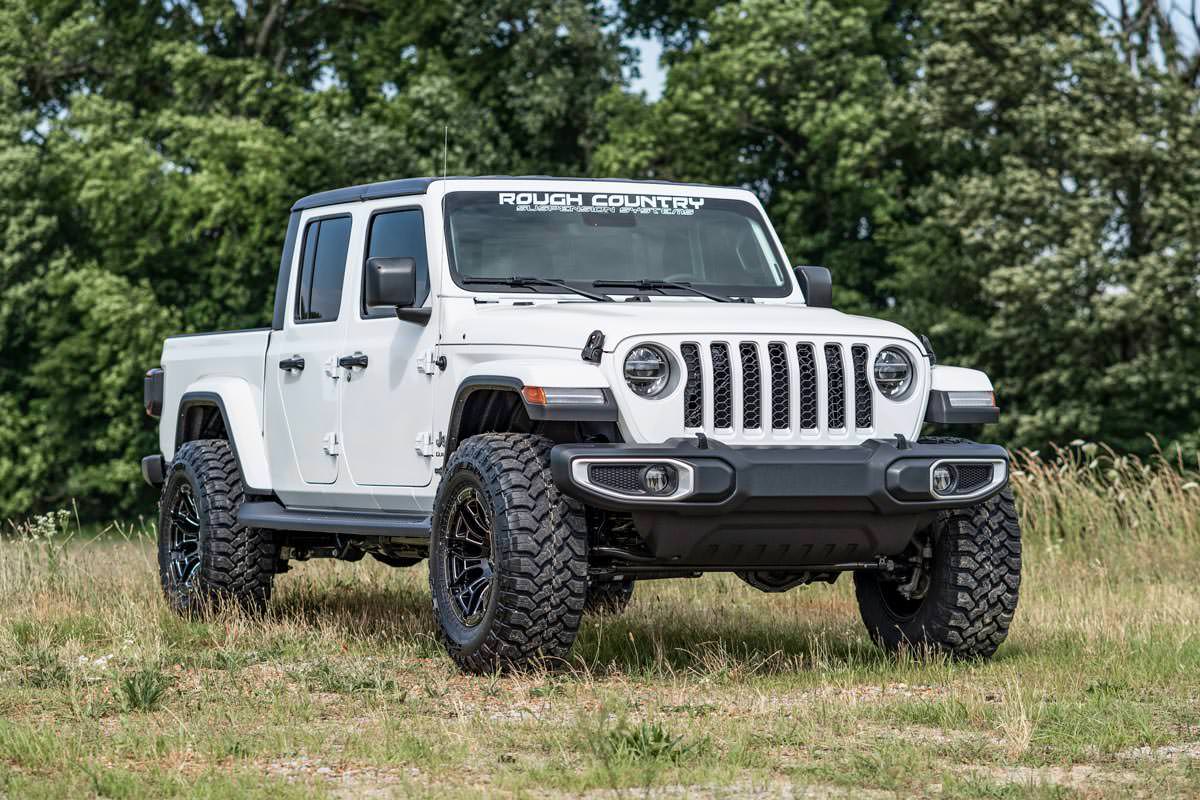 Rough Country 2.5 Inch Leveling Kits Springs M1R Jeep Gladiator JT 4WD (2020-2023)