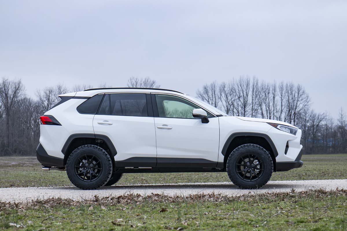 Rough Country 2.5 Inch Lift Kit N3 Struts Toyota RAV4 2WD/4WD (2019-2025)