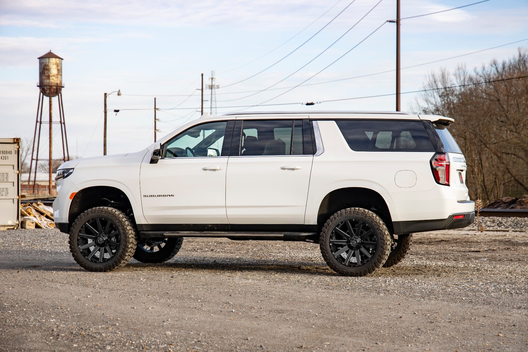 Rough Country 6 Inch Lift Kit M1 Struts Chevy/GMC SUV 1500 4WD (2021-2026)