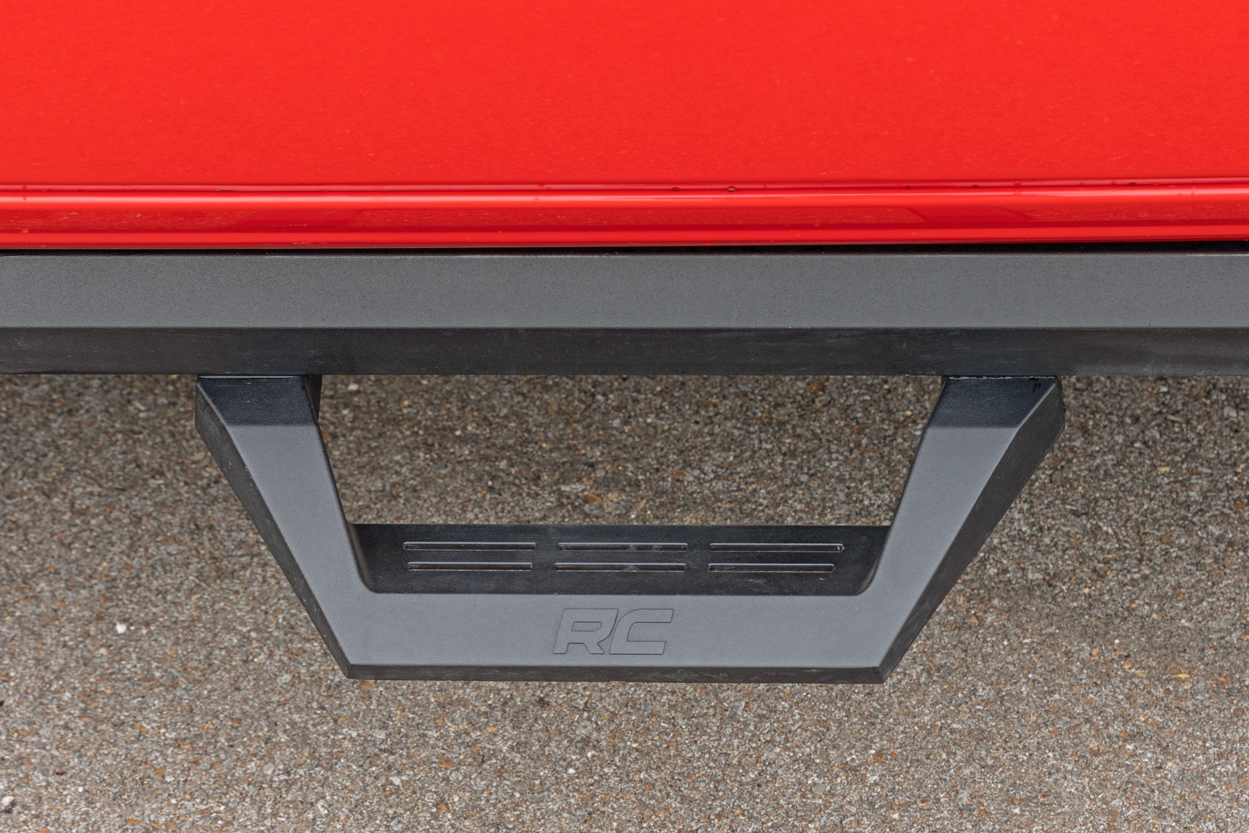 Rough Country SRX2 Adj Aluminum Step Crew Cab Ram 1500 (19-26)/1500 TRX (21-24)
