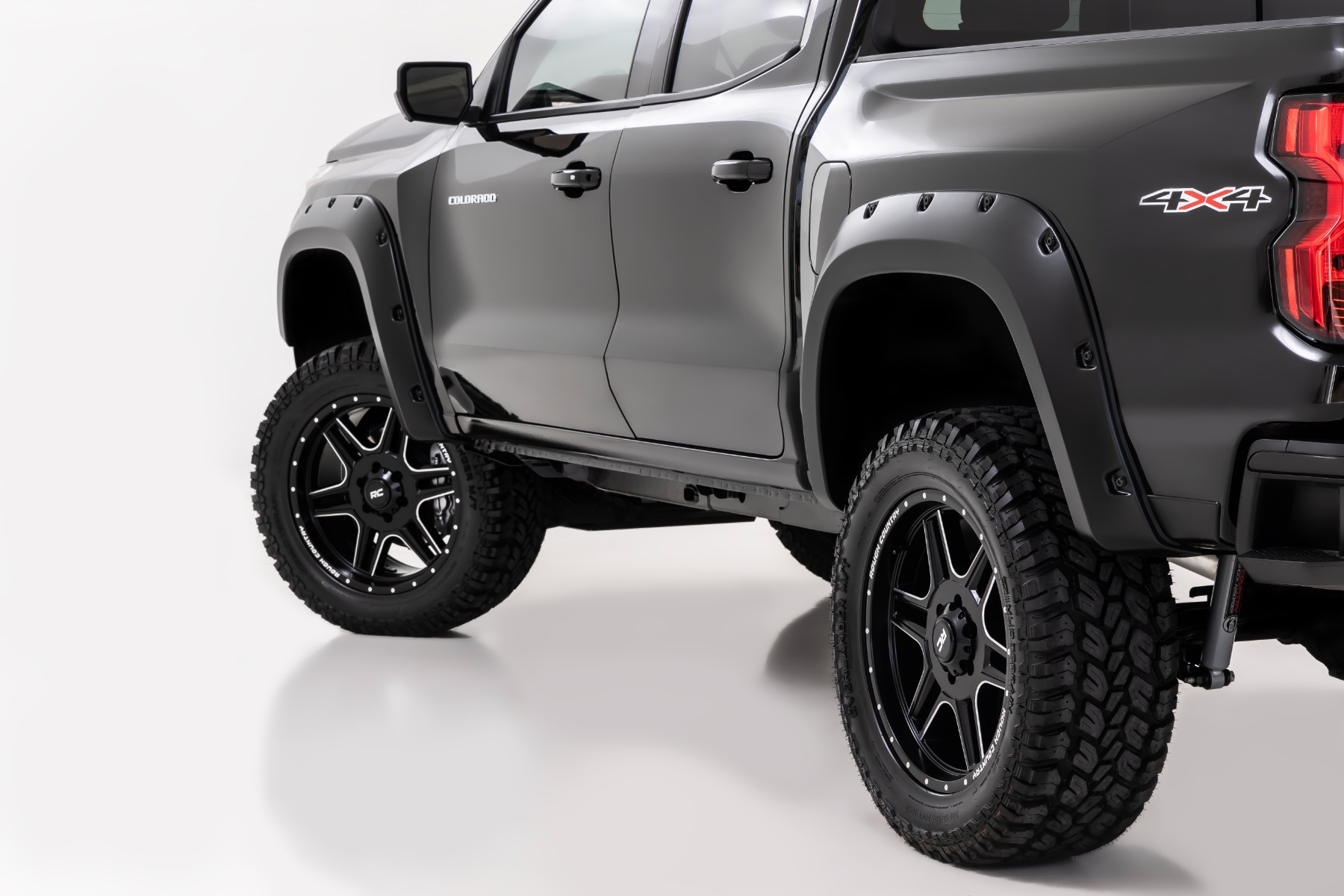 Rough Country Pocket Fender Flares GXD Sterling Grey Metallic Chevy Colorado (23-26)