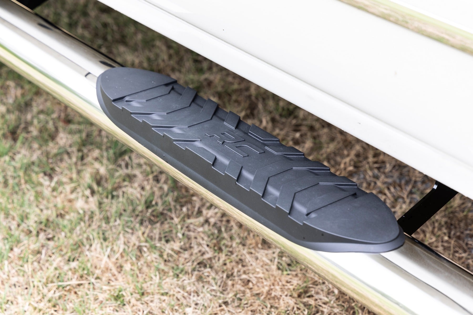 Rough Country Oval Nerf Steps Stainless Crew Cab DEF Tank Chevy/GMC 1500/2500HD/3500HD (07-19 & Classic)
