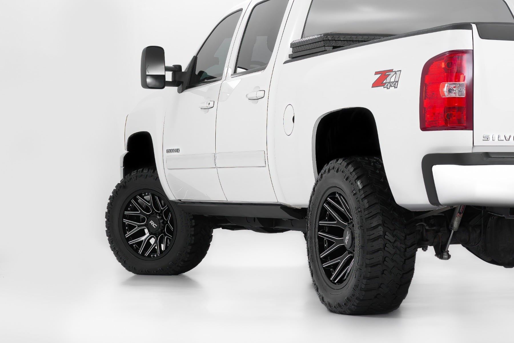 Rough Country 95 Series Wheel One-Piece Gloss Black Machined 20x10 8x180 -19mm