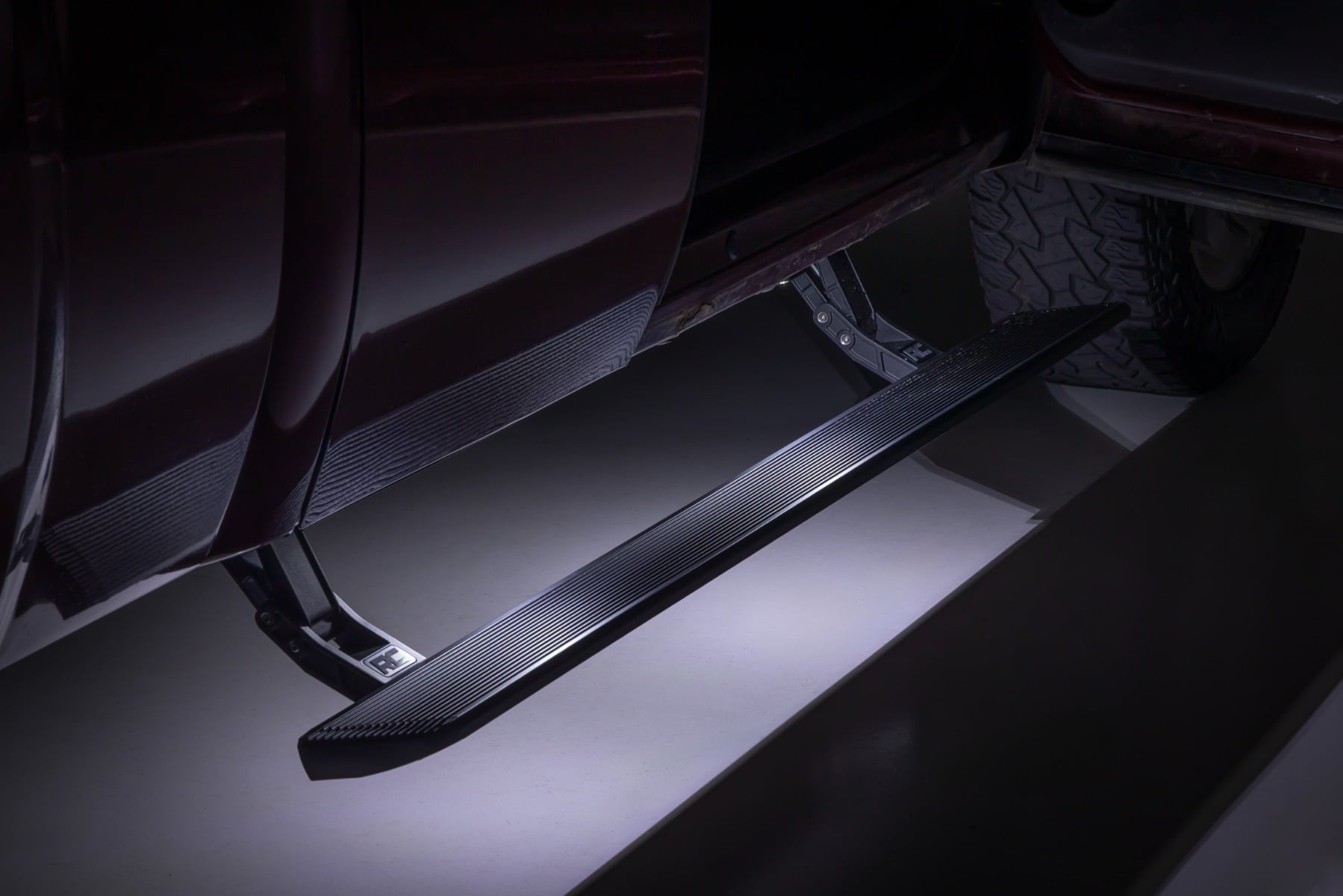 Power Running Boards | HT-Series | Double Cab | Chevy/GMC 1500/2500HD/3500HD (14-18) - Image 2
