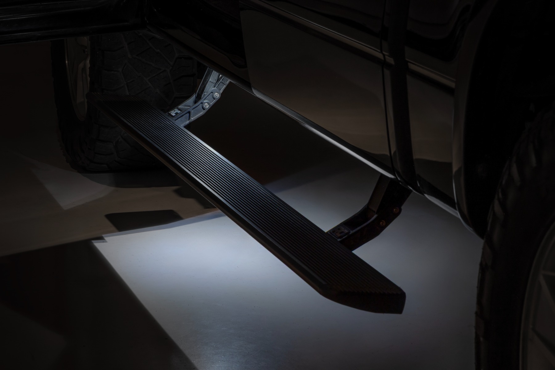 Power Running Boards | Crew Cab | Ford F-150 (2009-2014) - Image 2