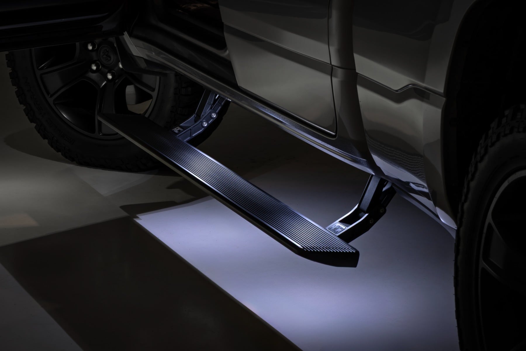 Power Running Boards | HT-Series | Quad Cab | Ram 1500 (19-26)/1500 TRX (21-24) - Image 3