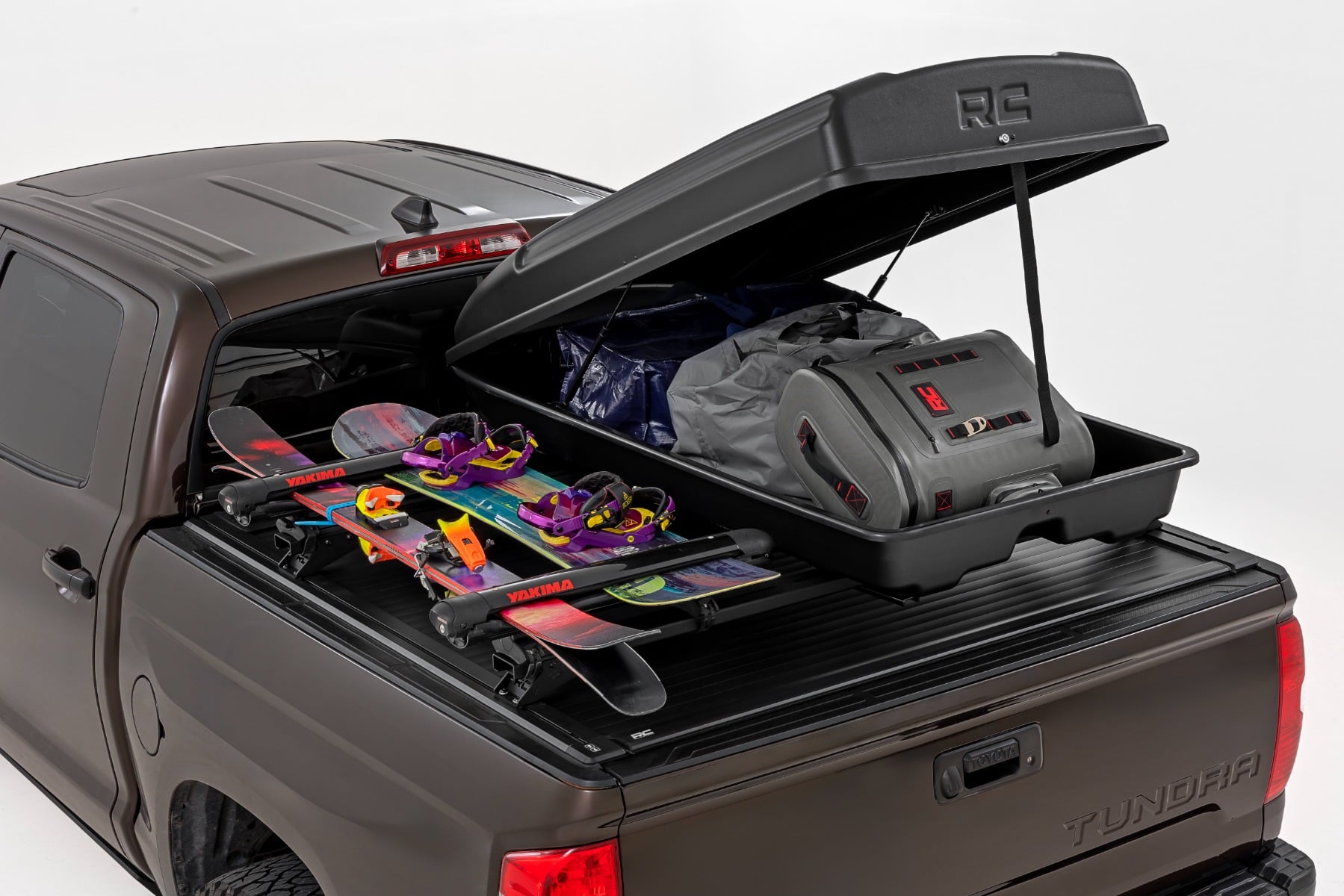 Rough Country Rooftop Cargo Box Hard Shell Strut Assisted 14.5 Cu. Ft. Storage