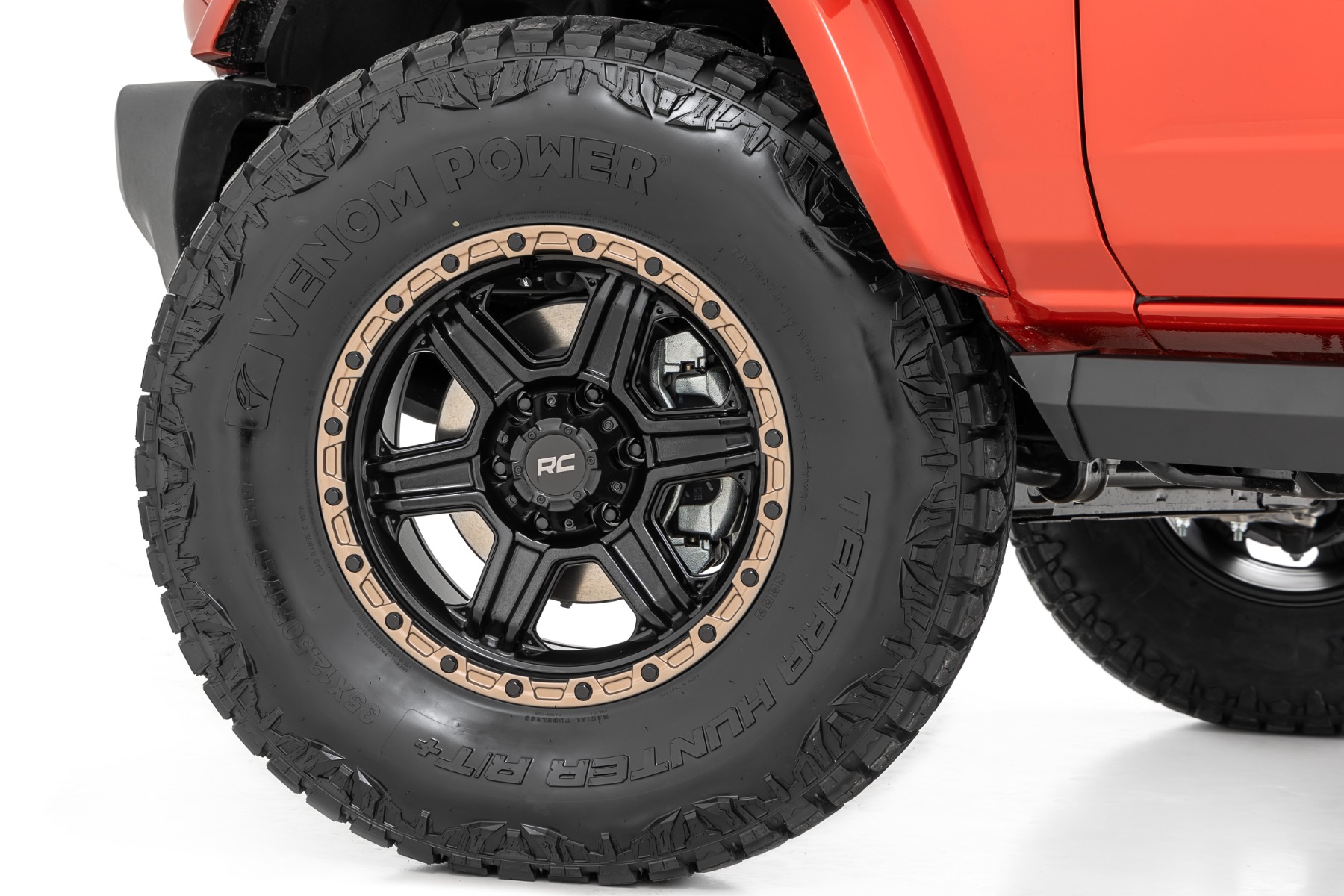 Rough Country 79 Series Wheel One-Piece Semi Gloss Black w/Bronze Ring 18x9 5x5.5 -12mm