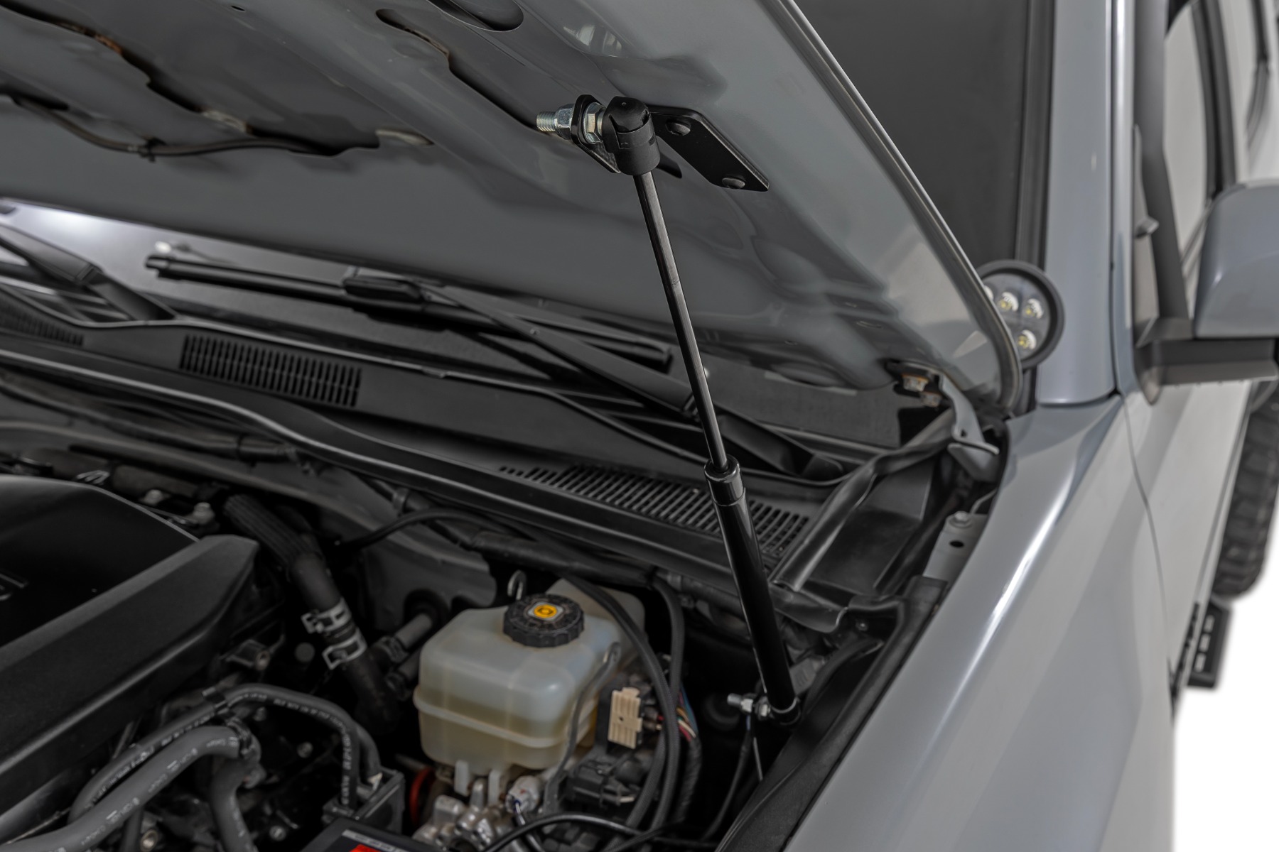 Hood Struts | Hydraulic | Toyota Tacoma 2WD/4WD (2016-2023) - Image 2