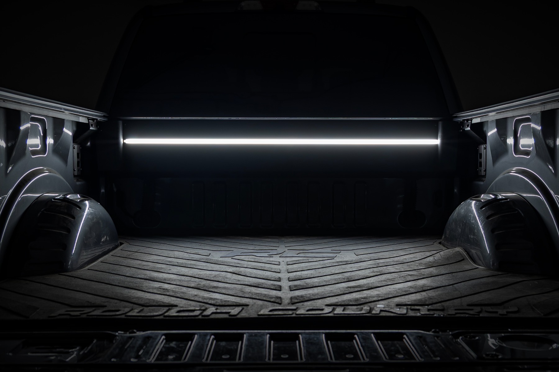 Rough Country Powered Retractable Bed Cover 6β10β Bed Ford F-250/F-350 Super Duty (17-26)
