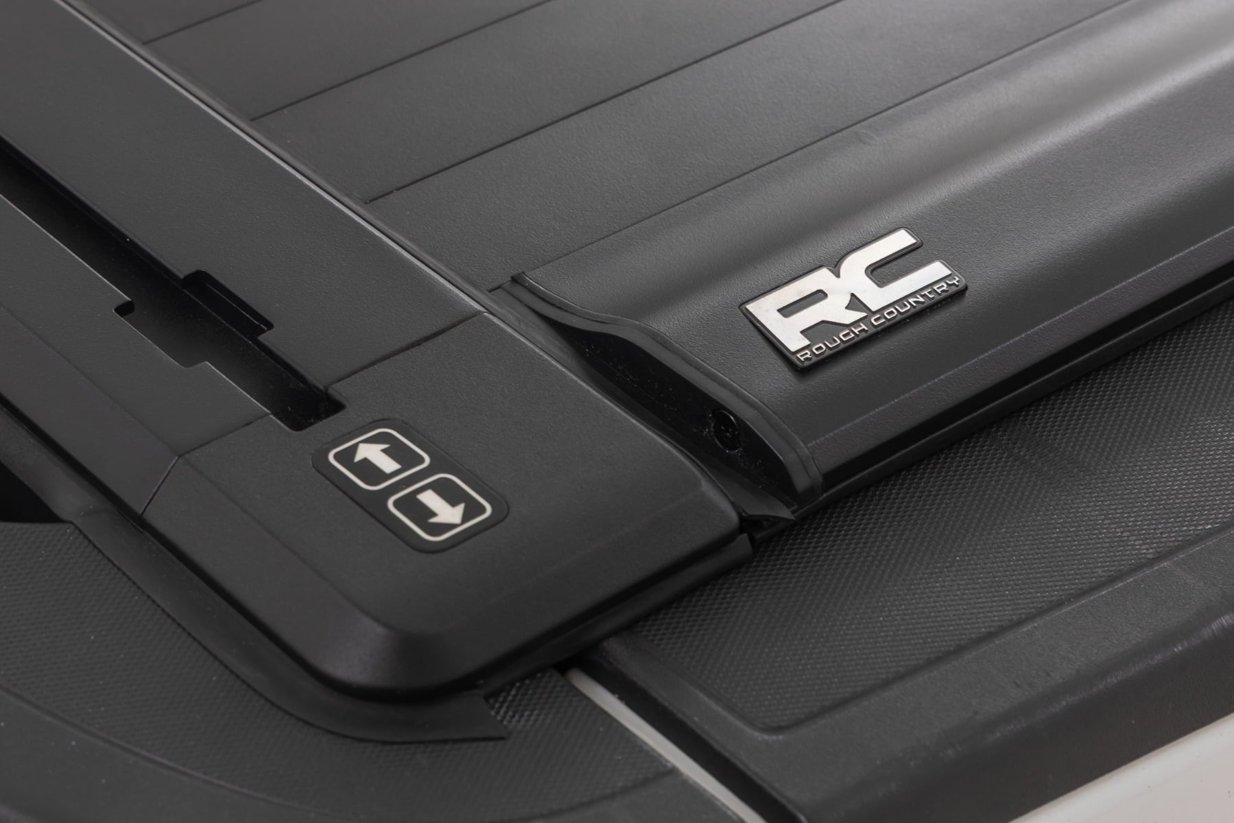 Rough Country Powered Bed Cover 6β7β³ Bed Chevy/GMC 1500/2500HD/3500HD (14-19 & Classic)