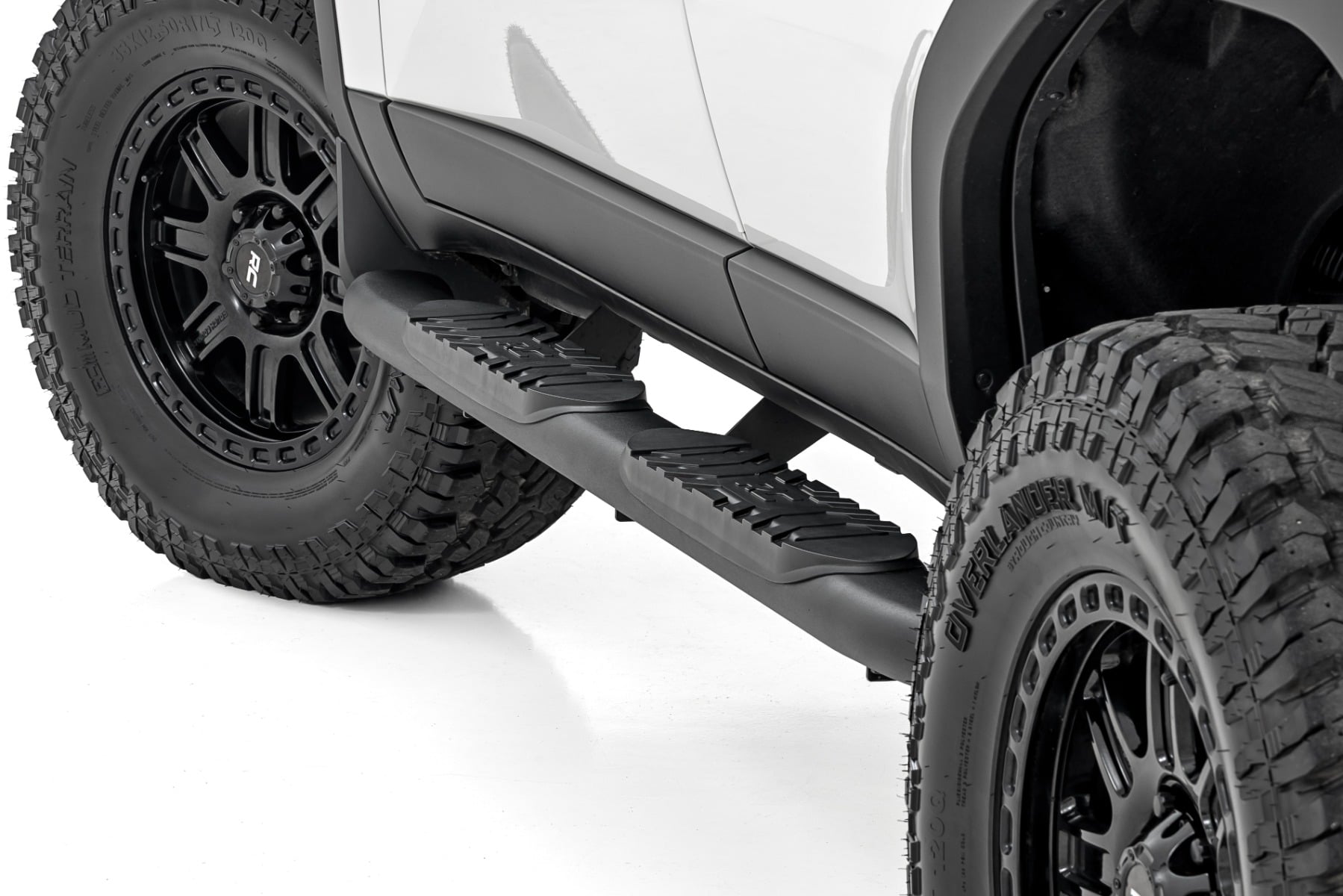 Rough Country Oval Nerf Steps Black Toyota Land Cruiser 4WD (2024-2026)