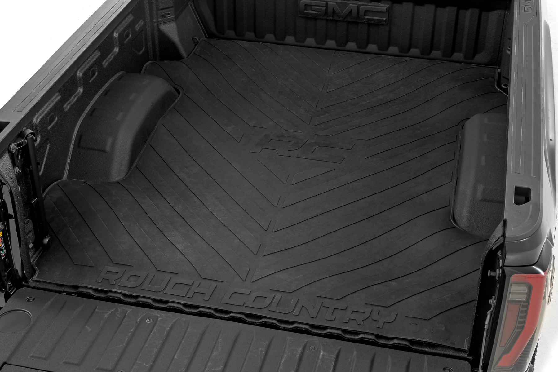 Bed Mat | 6’9″ Bed | RC Logo | Chevy/GMC  Silverado/Sierra 2500HD/3500HD (20-26) — Rough Country