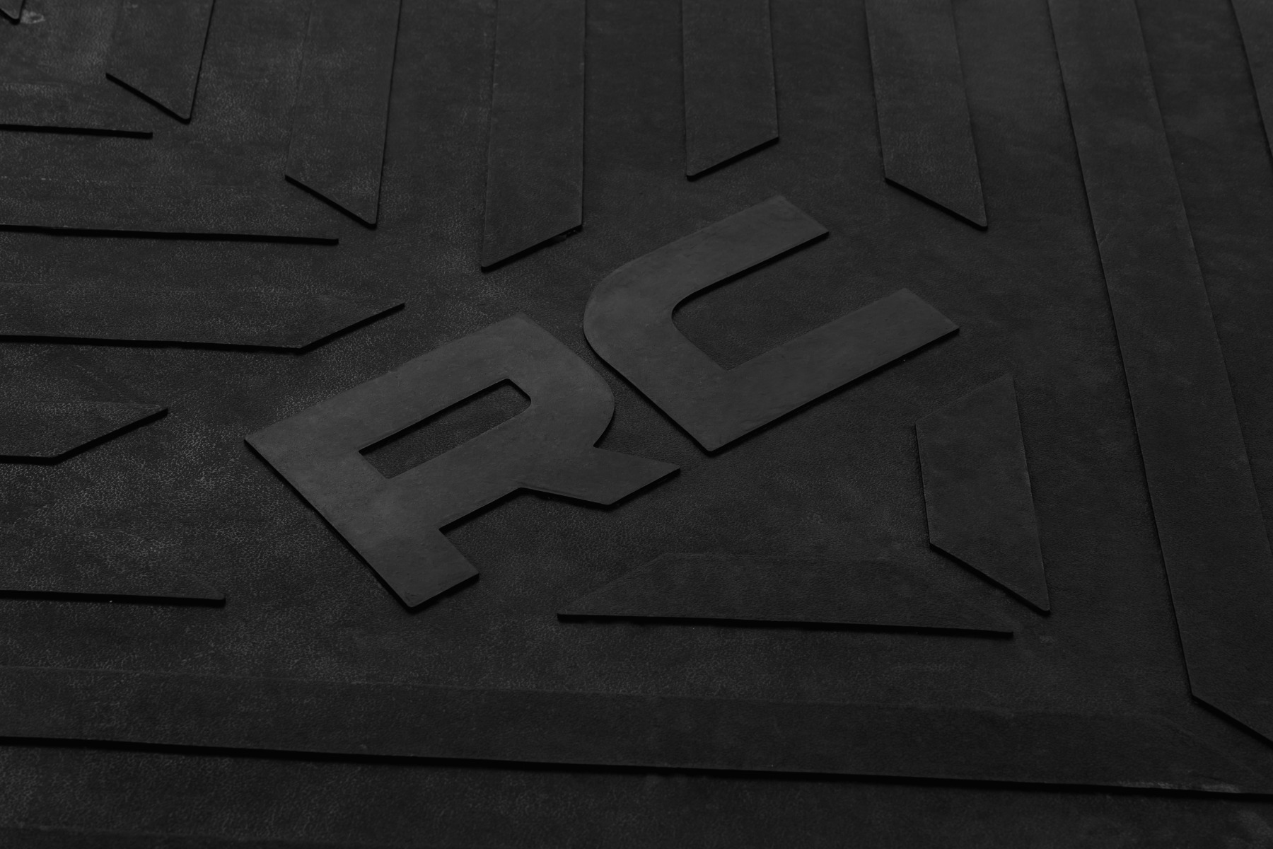 Rough Country Bed Mat 6β9β³ Bed RC Logo Chevy/GMC Silverado/Sierra 2500HD/3500HD (20-26)