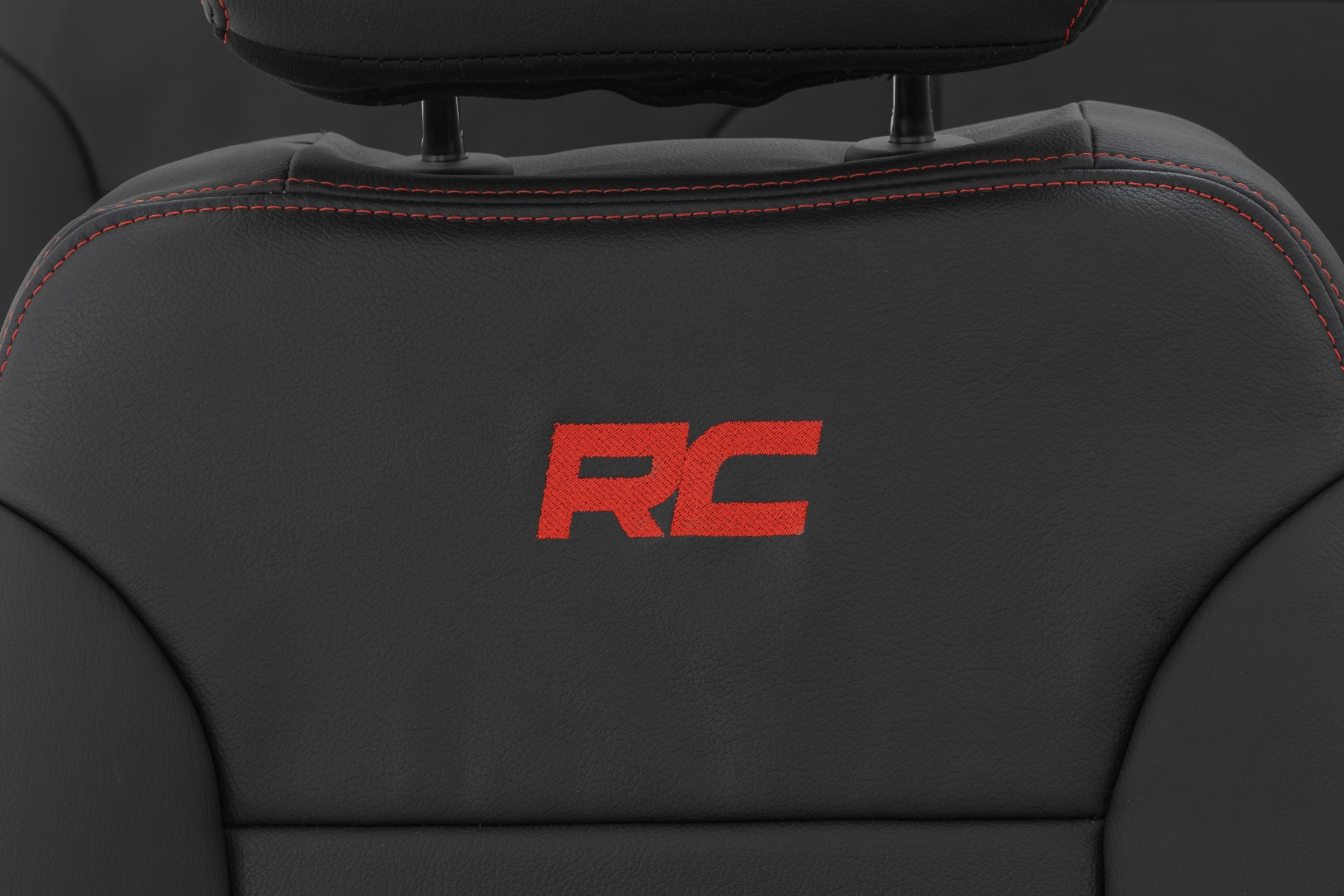 Rough Country Leather Seat Covers FR Bucket RR 60/40 Chevy/GMC Sierra 1500 (19-26)/Silverado 1500 (19-26)