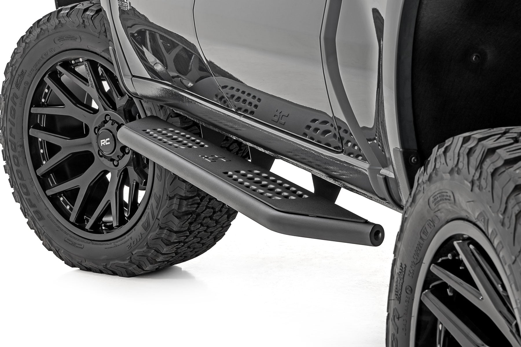Rough Country OV2 Running Boards Side Step Bars Crew Cab Chevy/GMC 1500/2500HD (19-26)