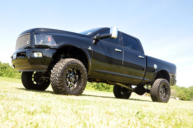 Rough Country 5 Inch Lift Kit V2 Ram 2500 Mega Cab (11-13)/3500 (11-12) 4WD