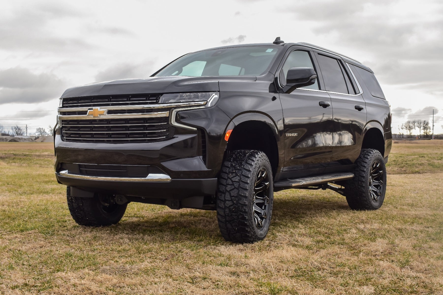 Rough Country 6 Inch Lift Kit M1 Struts Chevy/GMC Tahoe/Yukon 4WD (2021-2026)