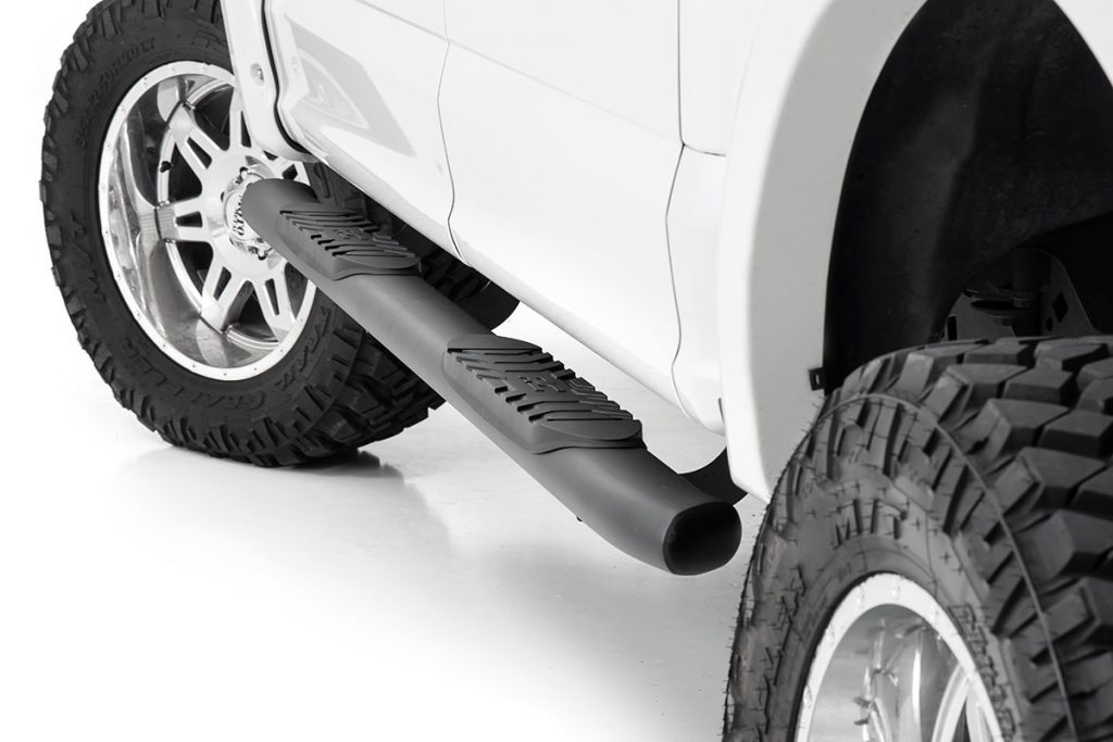 Rough Country Oval Nerf Step Crew Cab Black Ford F-150/Lightning/F-250/F-350/Raptor (15-26)