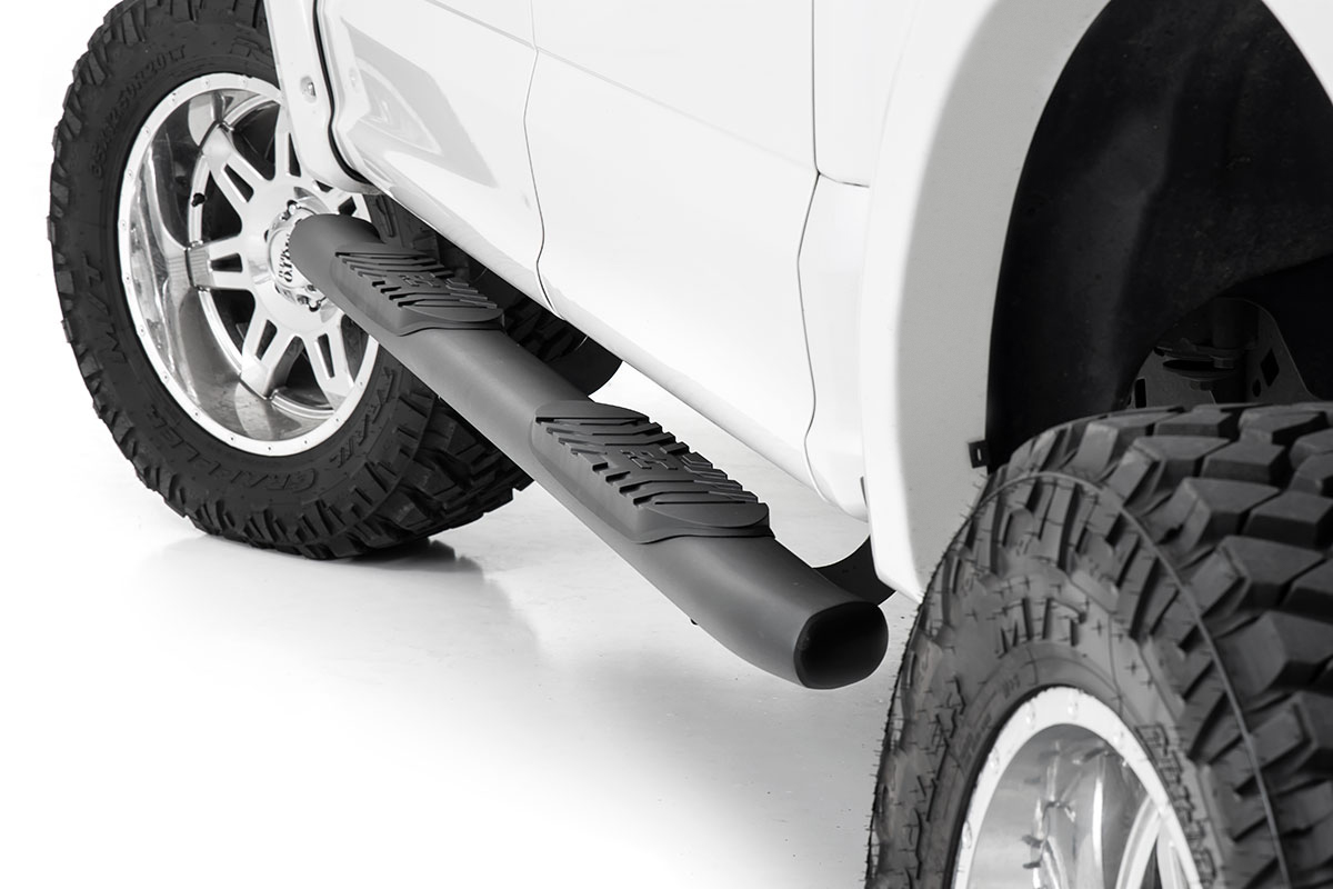 Rough Country Oval Nerf Step Crew Cab Black Ford F-150/Lightning/F-250/F-350/Raptor (15-26)