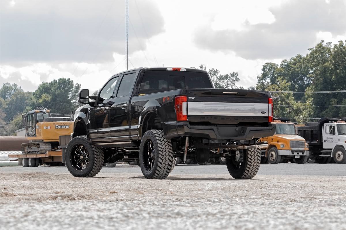 Rough Country 6 Inch Lift Kit R/A No OVLD C/O V2 Ford F-250/F-350 Super Duty (17-22)