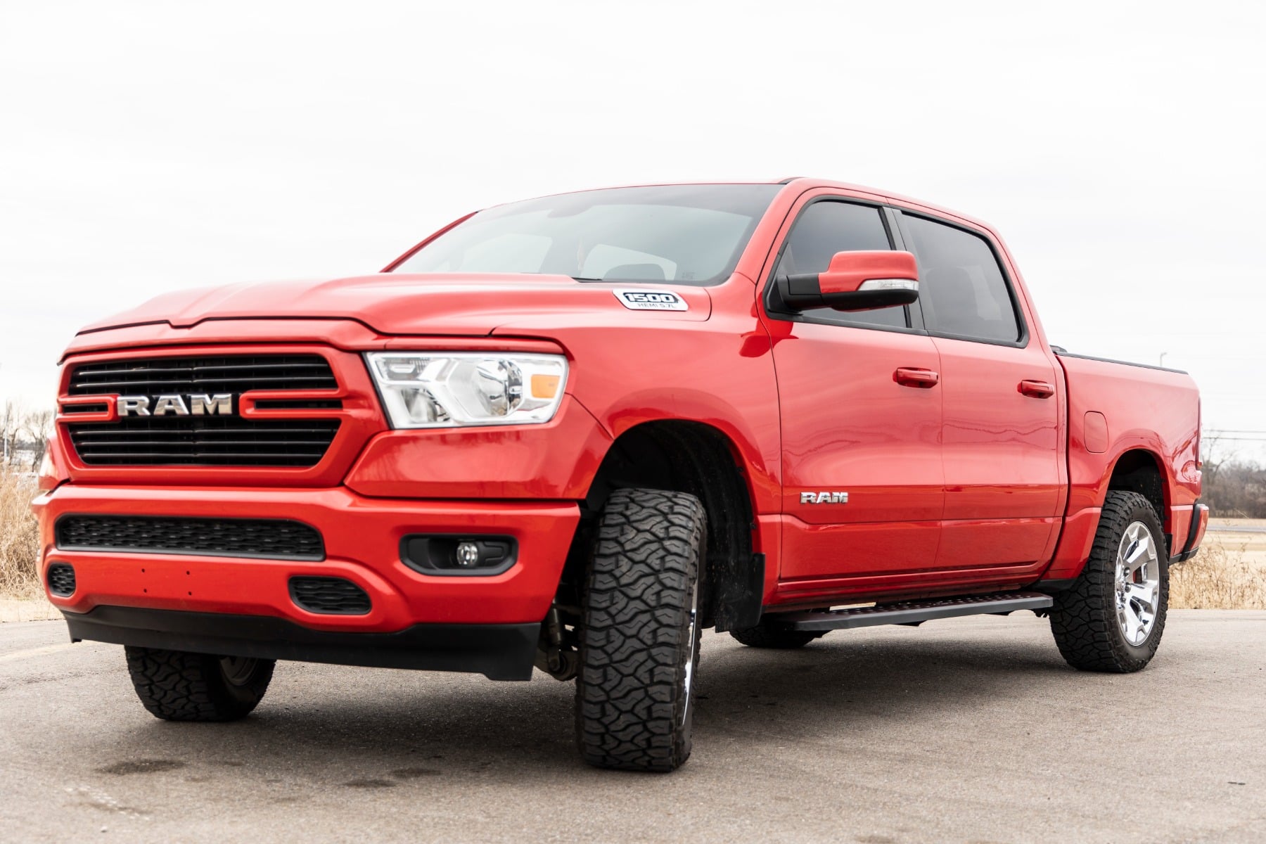 Rough Country RPT2 Running Boards Crew Cab Black Ram 1500 (19-26)/1500 TRX (21-24)