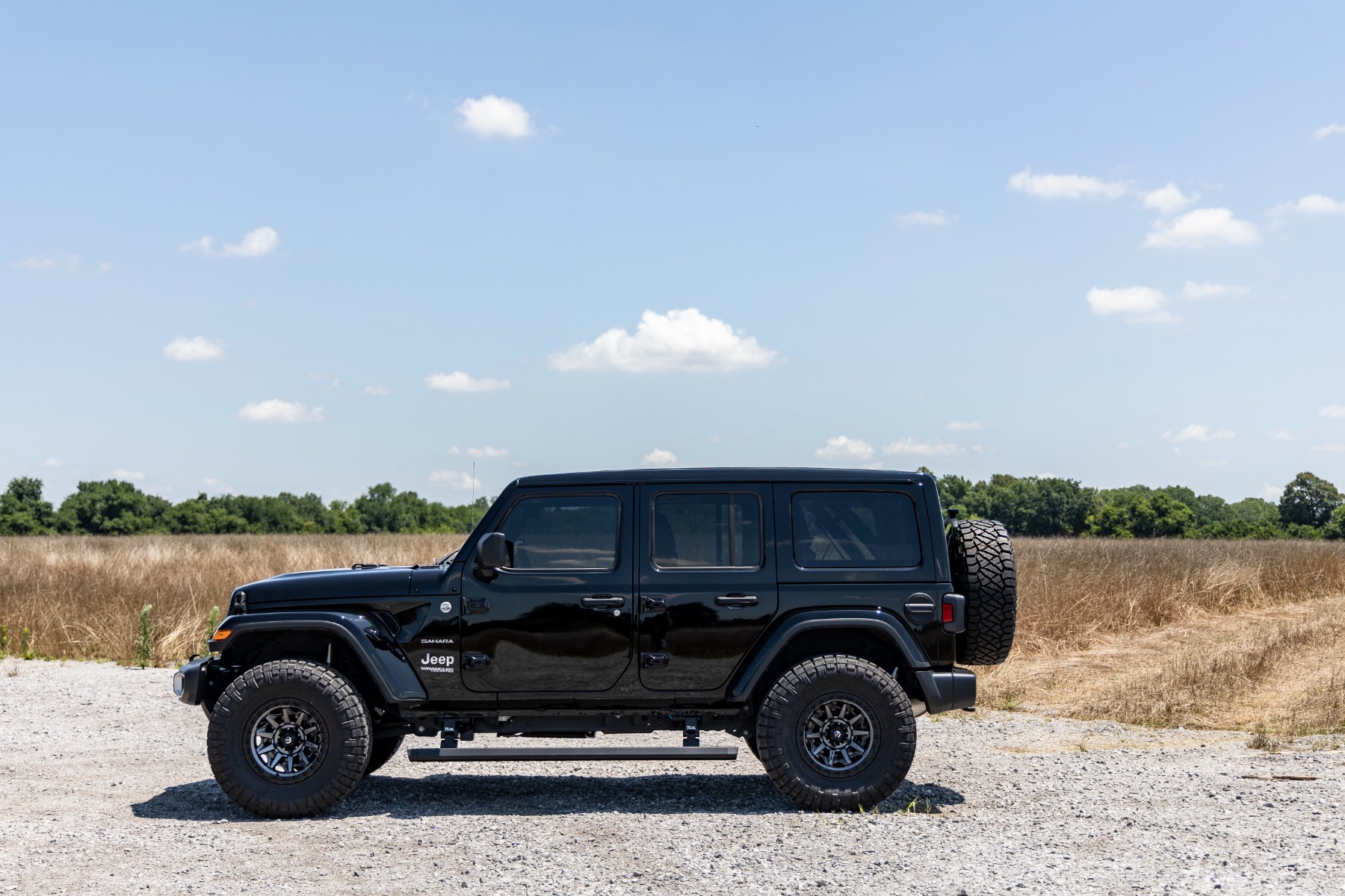 Rough Country 2.5 Inch Lift Kit Coils V2 Jeep Wrangler Unlimited 4WD (2024-2026)