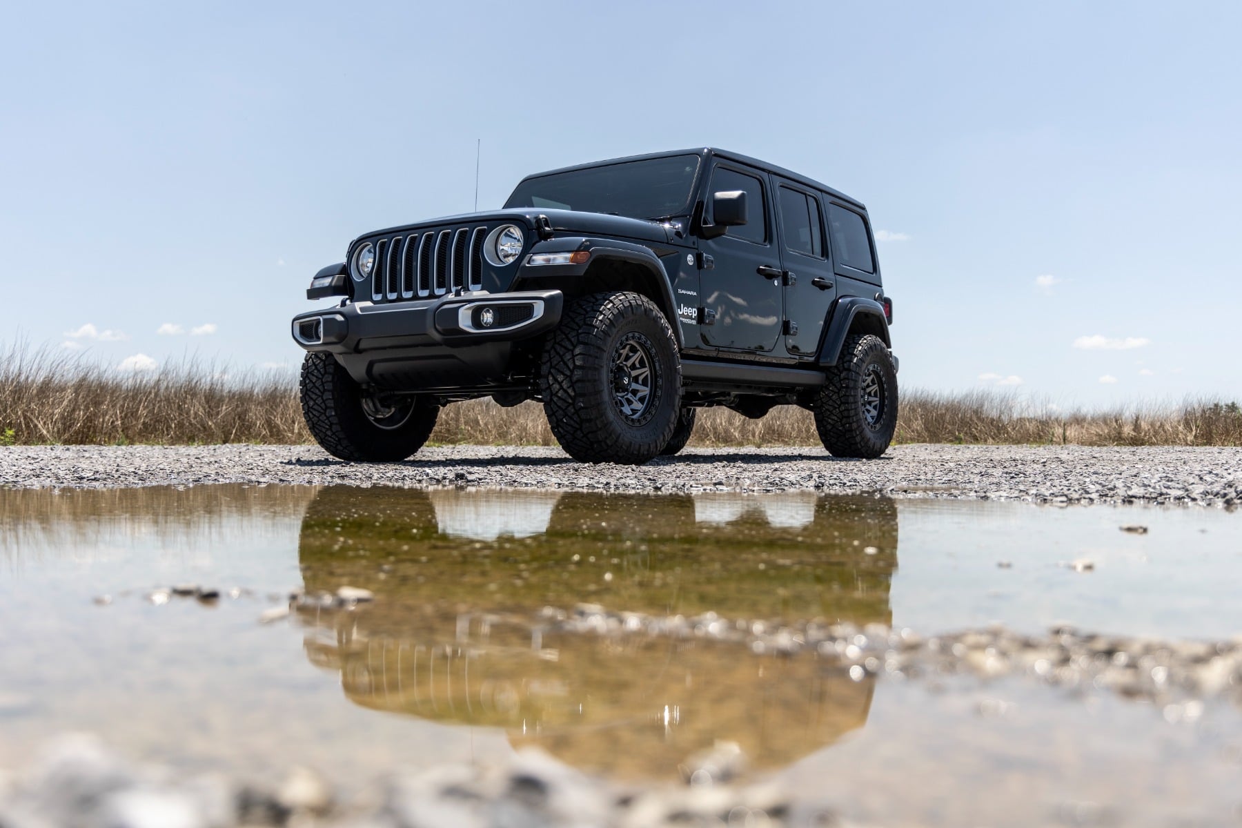 Rough Country 2.5 Inch Lift Kit Coils M1 Jeep Wrangler Unlimited 4WD (2024-2026)