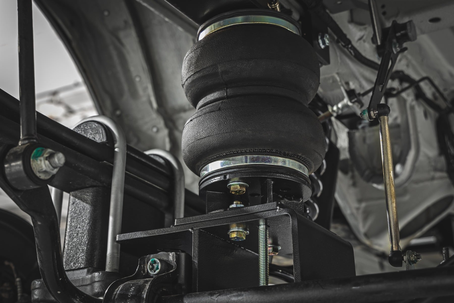 Rough Country Air Spring Kit Mercedes-Benz Sprinter 2500/Sprinter 3500XD (2019-2026)