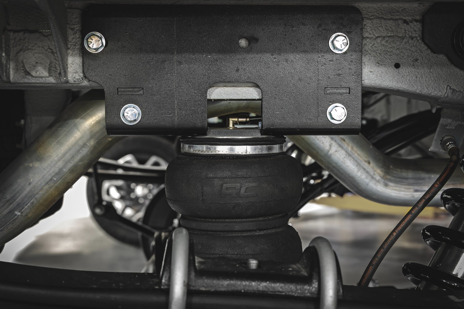 Rough Country Air Spring Kit Mercedes-Benz Sprinter 2500/Sprinter 3500XD (2019-2026)