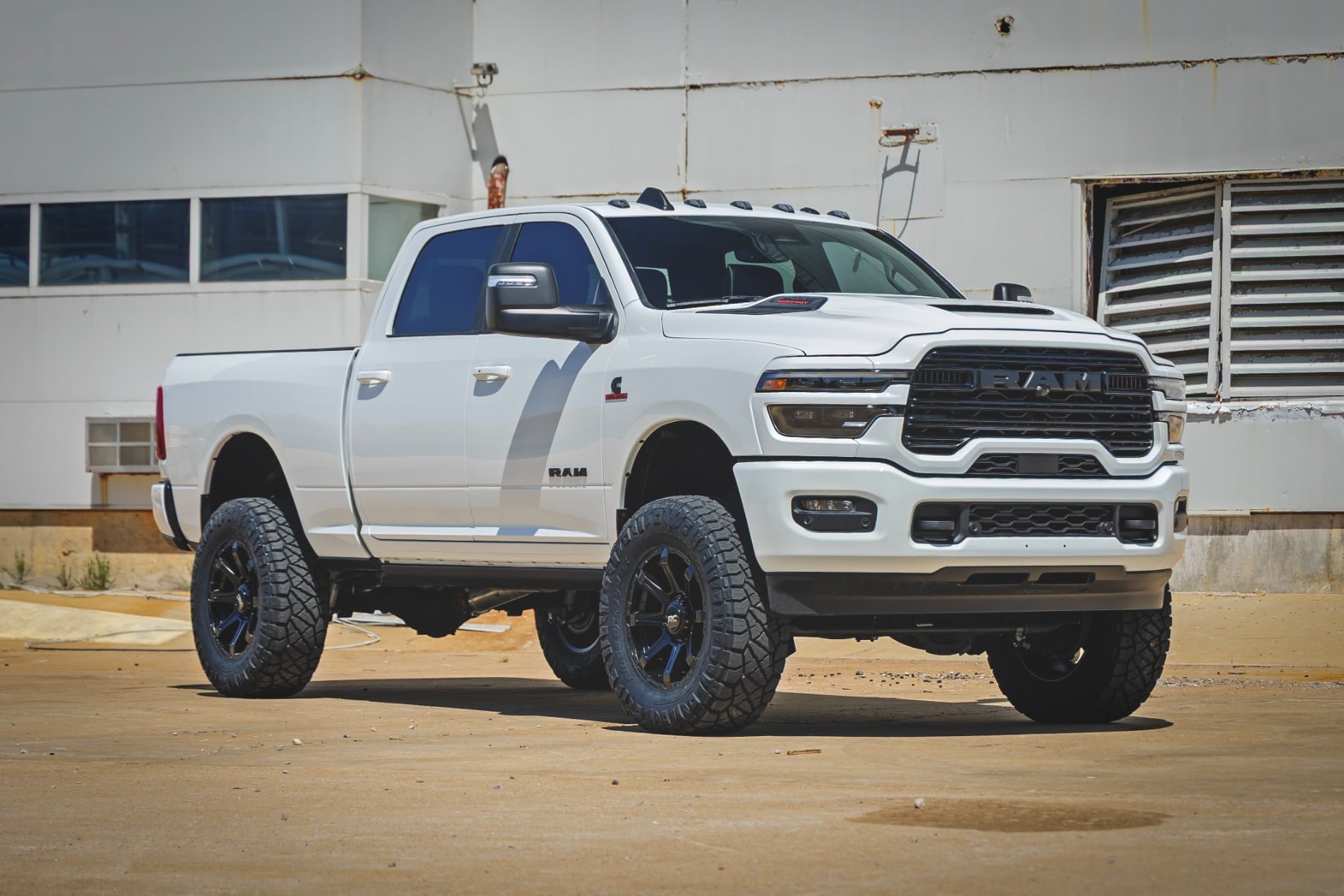 Rough Country 5 Inch Lift Kit Fr D/S 10 Bolt T-Case Ram 3500 4WD (2025-2026)
