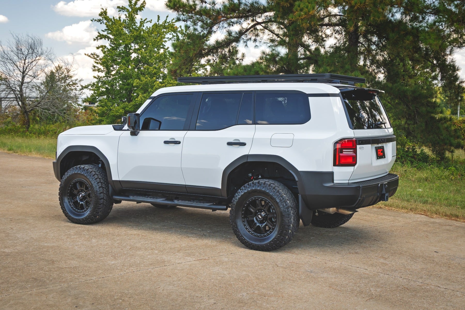 Rough Country Oval Nerf Steps Black Toyota Land Cruiser 4WD (2024-2026)