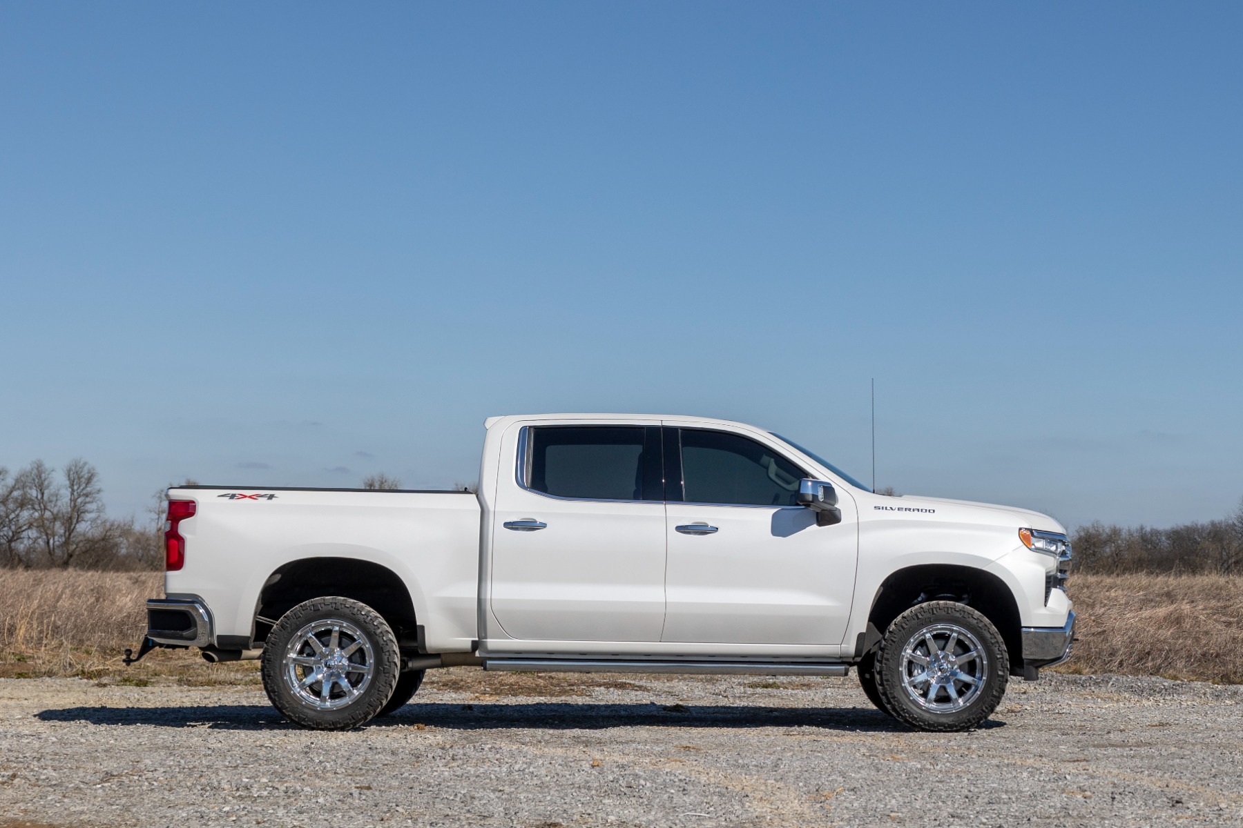 Rough Country 3.5 Inch Lift Kit Chevy Silverado 1500 2WD/4WD (2025-2026)