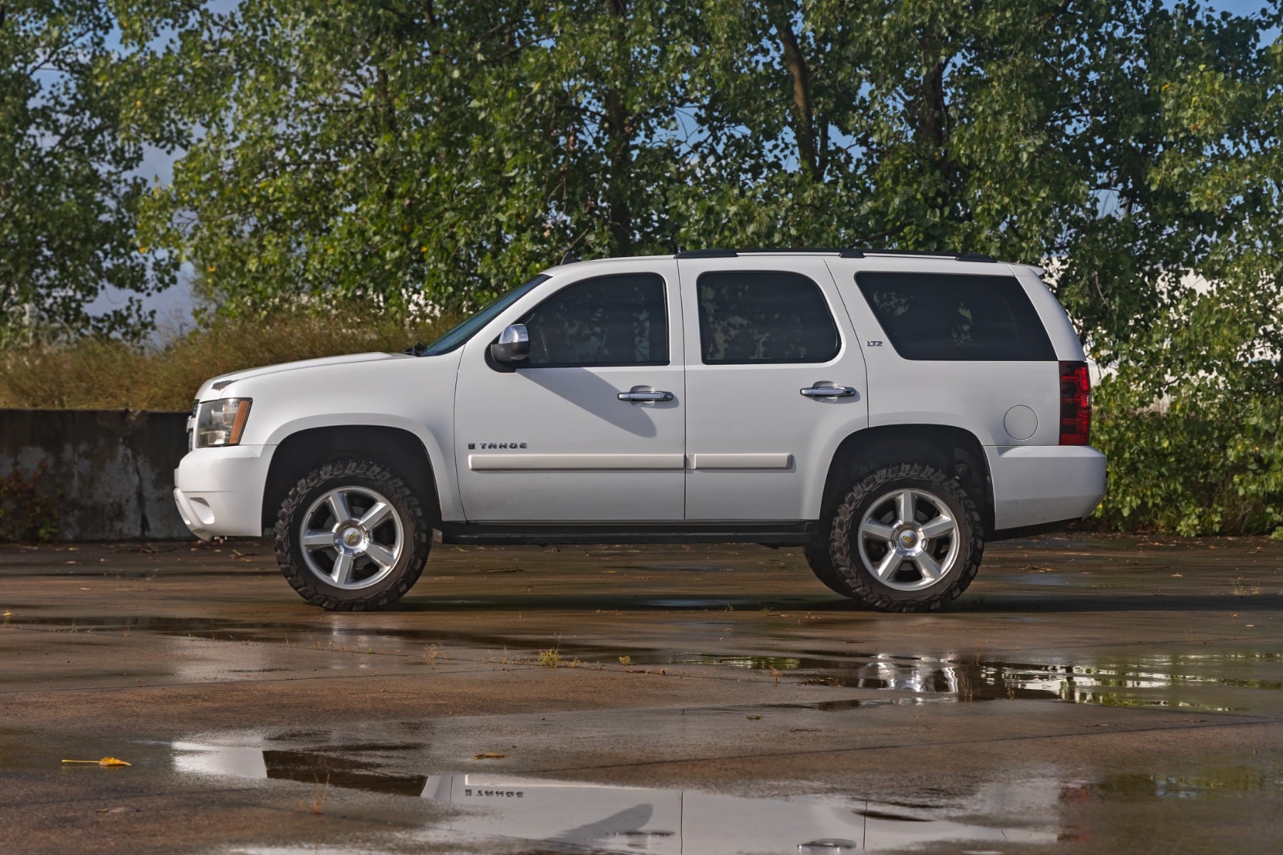 Rough Country 3.5 Inch Lift Kit N3 Struts Forged UCAs Chevy/GMC SUV 1500 (07-20)