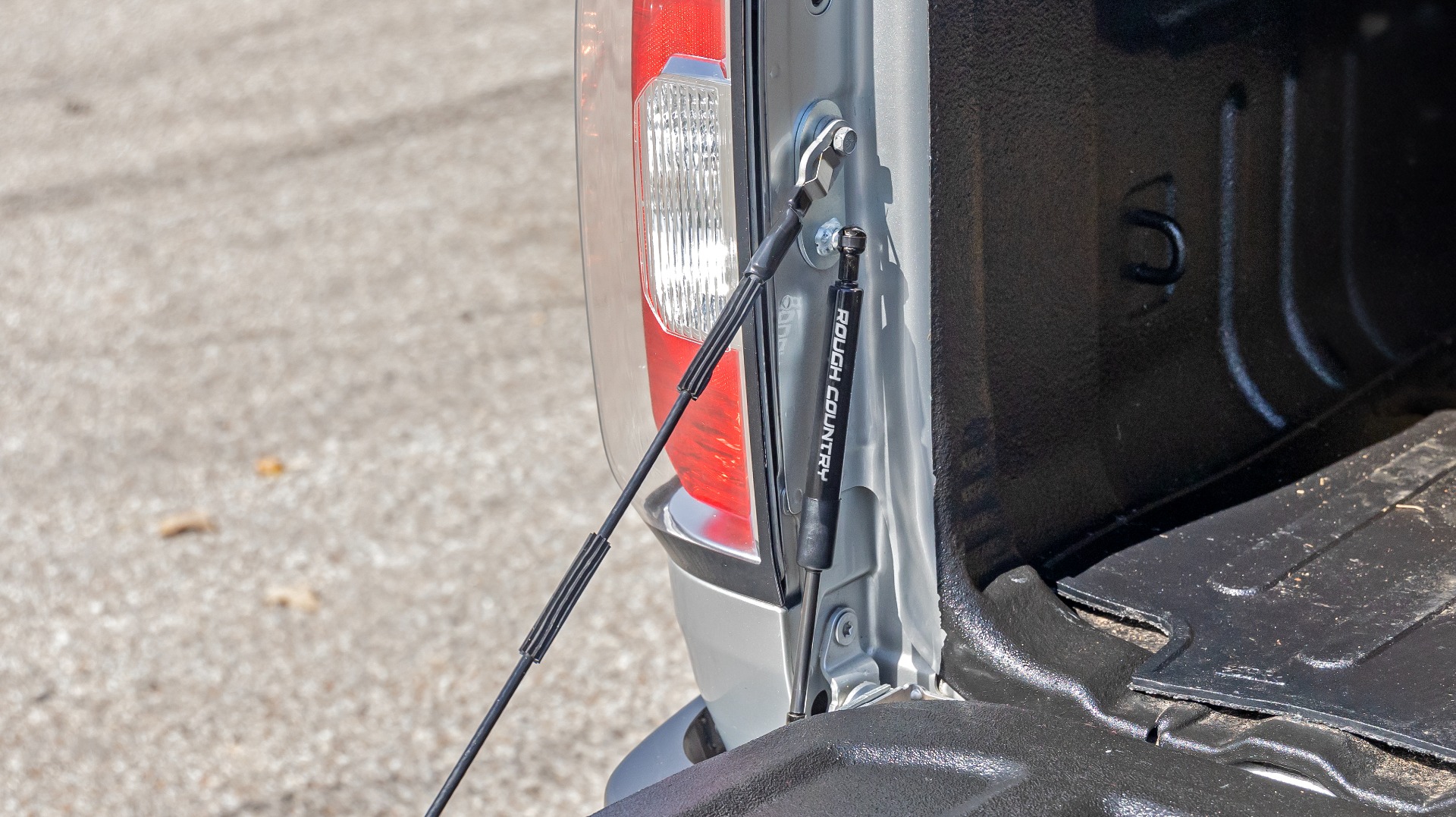 Rough Country Tailgate Assist Chevy/GMC Canyon/Colorado 2WD/4WD (2015-2022)