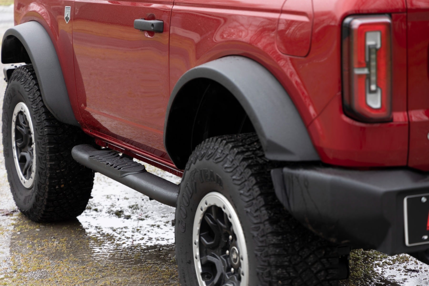Rough Country Oval Nerf Steps 2-Door Black Ford Bronco (2 Door) 4WD (2021-2026)