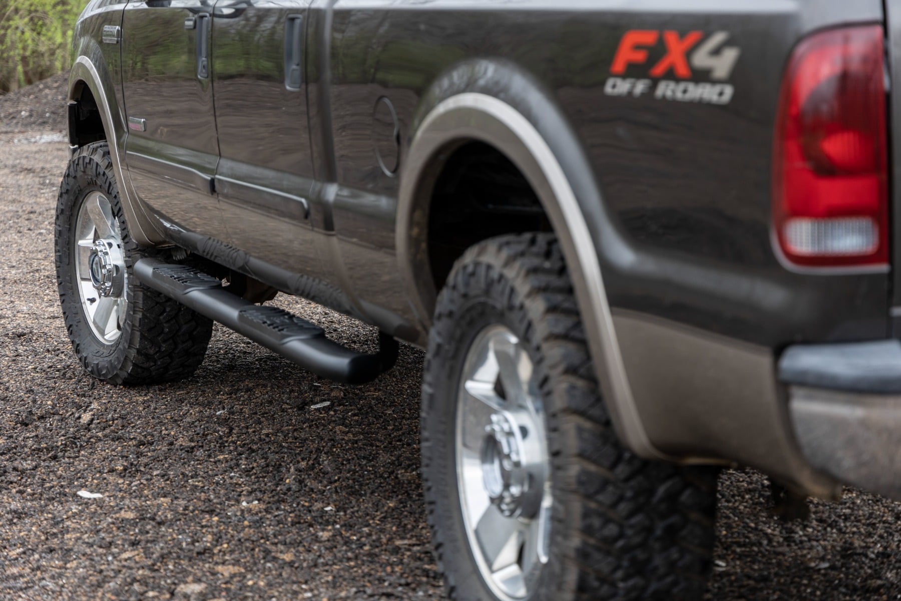 Rough Country Oval Nerf Step Crew Cab Black Ford F-250/F-350 Super Duty (99-16)